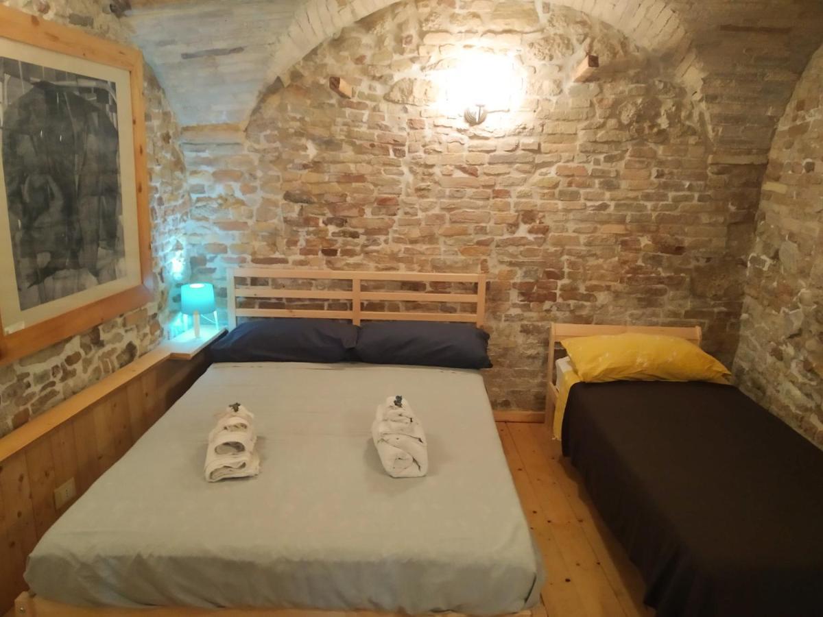 La Finestra Sul Cortile Bed and Breakfast Atri Eksteriør billede